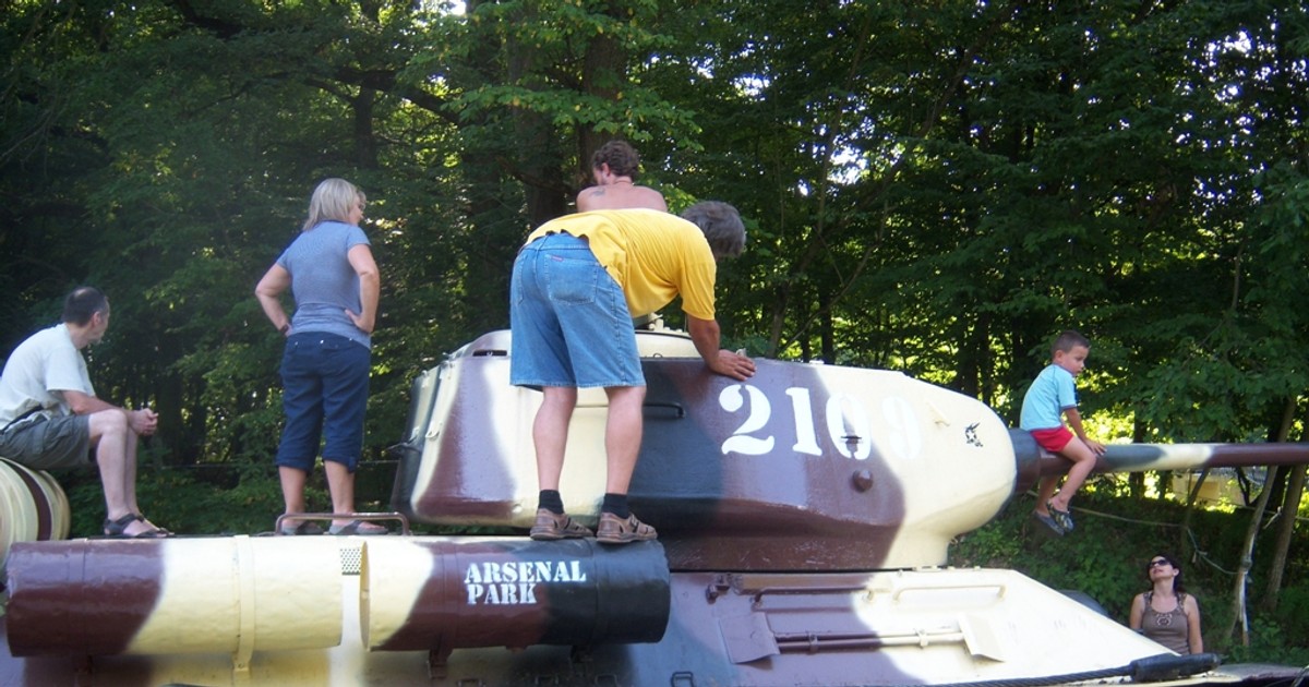 Singurul parc de aventură construit pe ruinele unei vechi unități militare se află în Hunedoara