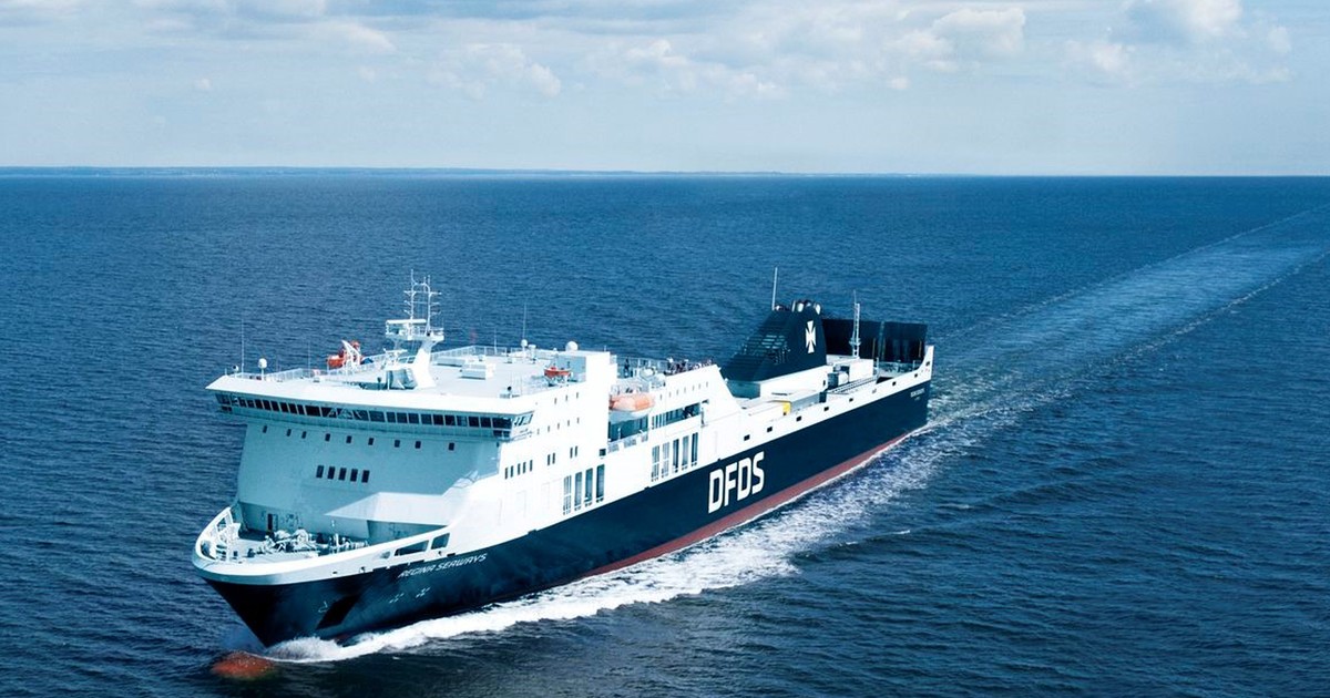Un feribot cu 335 de persoane la bord a luat foc în Marea Baltică