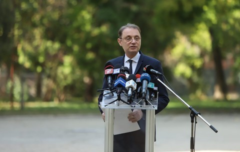 Luca Niculescu la sediul PNL, în prima zi de negocieri pentru viitorul Guvern. Foto: Dumitru Angelescu / Libertatea
