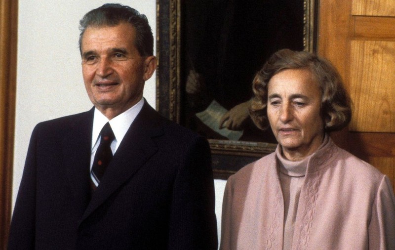Melodia preferată pe care Elena Ceaușescu o asculta de ziua ei. Cum reacționa Nicolae Ceaușescu dacă artiștii greșeau versurile