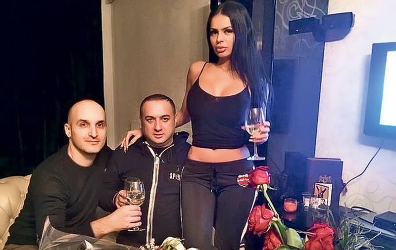 BĂTAIE FULL CONTACT între Mariana Roşca şi Renata! SCENELE DE KICK-BOXING DIN CULISE sunt senzaţionale | VIDEO