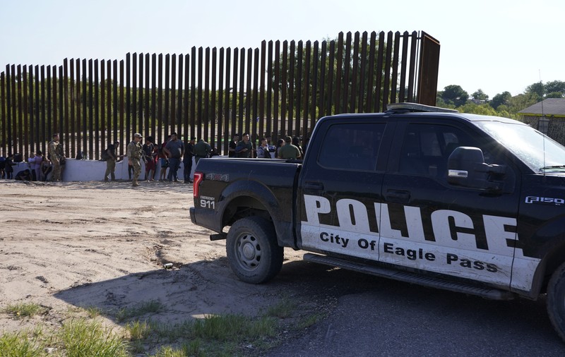 Cazul românului care a murit după 5 zile petrecute într-un centru de detenție pentru migranți din SUA. Americanii spun că au informat ambasada, MAE spune că a aflat de la un ONG