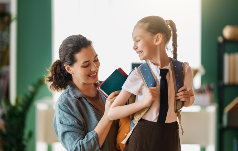 Rechizite scumpe și profesori slab pregătiți, principalele probleme ale românilor la început de an școlar