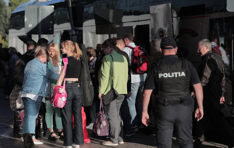 45 de angajați ai Ambasadei Rusiei la Chișinău au părăsit Republica Moldova sub escorta poliției