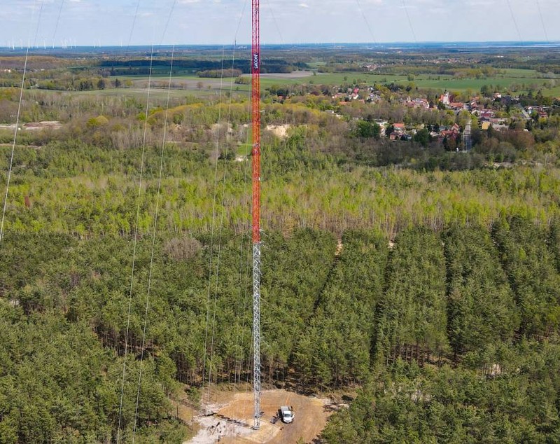Germanii construiesc cu 25 de milioane de euro cea mai înaltă turbină eoliană din lume, de 365 de metri și 2.000 de tone de oțel, care va depăși Turnul Eiffel