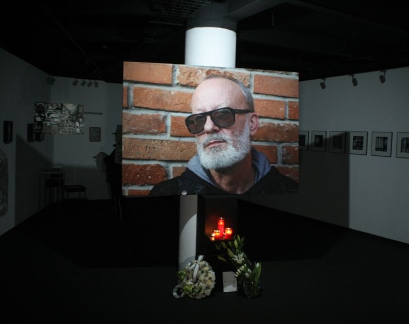 FOTO&VIDEO/ Carte de condoleanțe în memoria lui Andrei Gheorghe deschisă la Galeria Mobius