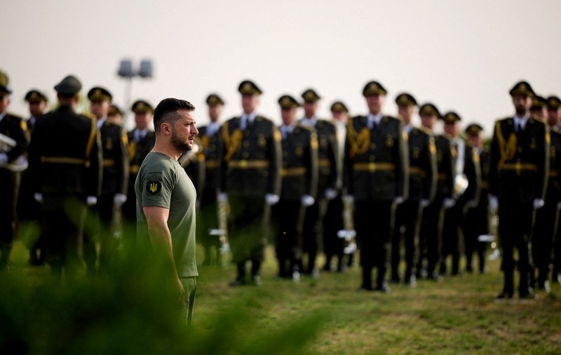 Zelenski avertizează Moscova că va primi „un răspuns puternic” dacă rușii își vor intensifica atacurile de Ziua Independenței Ucrainei