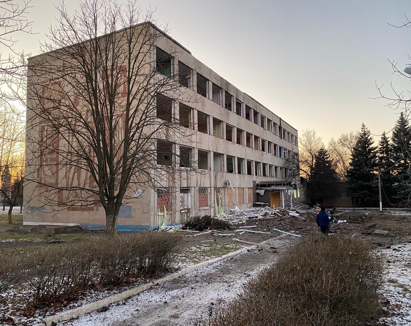 Clădirea în care rușii s-au lăudat că s-au răzbunat și au ucis 600 de soldați ucraineni, în Kramatorsk, e întreagă. CNN a trimis o echipă acolo