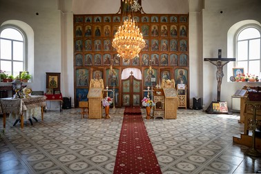 Interiorul bisericii din Sălcioara