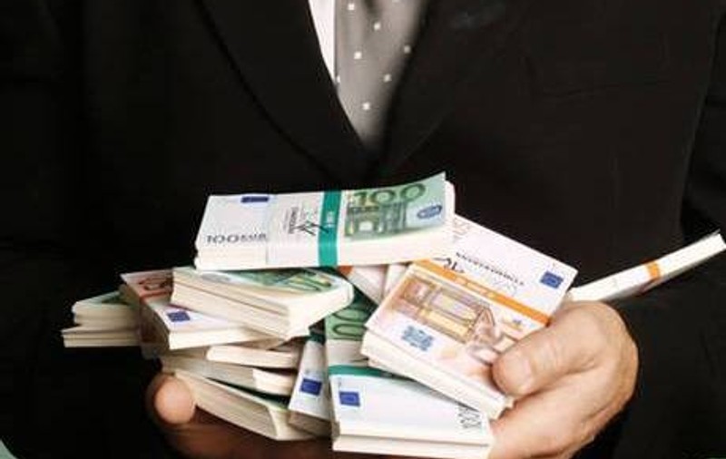 Nota de plată pentru deplasările angajaților din instituțiile coordonate de Guvern: Plimbări pentru serviciu de 200.000 de euro | EXCLUSIV