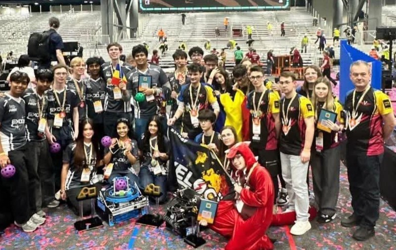 România, campioană mondială la robotică la competiția FIRST Tech Challenge desfășurată în Houston, SUA | VIDEO