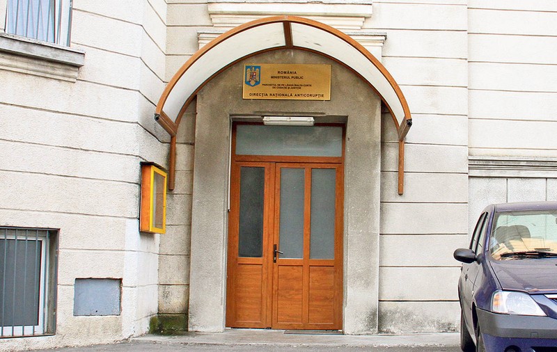 Referat DNA! Șeful DGA Prahova a primit șpagă 20.000 de euro pentru a „rezolva" un dosar