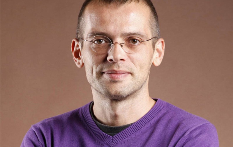 SCANDAL în TVR! Reporterul Adelin Petrişor l-a luat la ţintă pe nou venitul Ion Cristoiu: "Cu o aroganță demnă de un dictator african, a ținut să ne anunțe că ne-a făcut un hatâr venind să ia un salariu de la TVR"