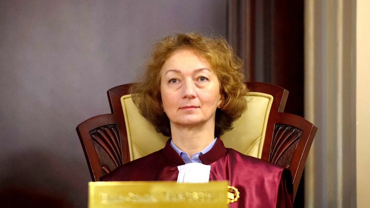 Simina Tănăsescu este prima femeie care ocupă funcția de președinte al Curții Constituționale