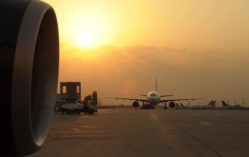 Reorganizări pe Aeroportul Otopeni. Timpul de aşteptare al pasagerilor care pleacă, la controlul documentelor, a scăzut simțitor