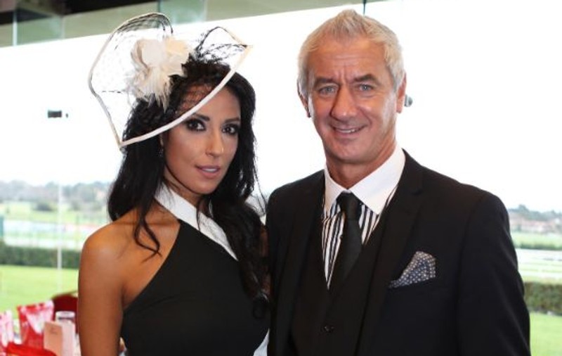 FOTO | Fostul fotbalist Ian Rush s-a logodit cu modelul Carol Anthony