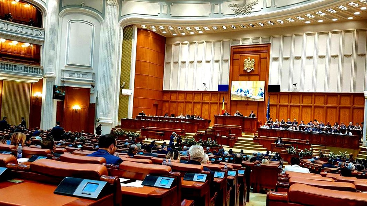 Cresc salariile din învățământ! Ce alte categorii de bugetari vor primi mai mulți bani