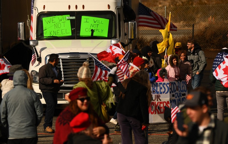 Inspirat de protestul camionagiilor din Canada, ”Convoiul poporului” se îndreaptă spre Washington: ”Ne-a ajuns”