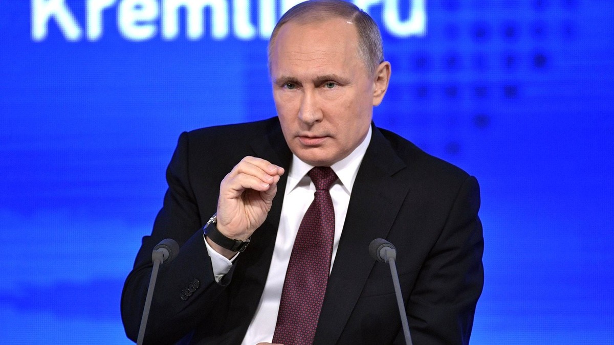 Vladimir Putin a anunțat că va candida din nou
