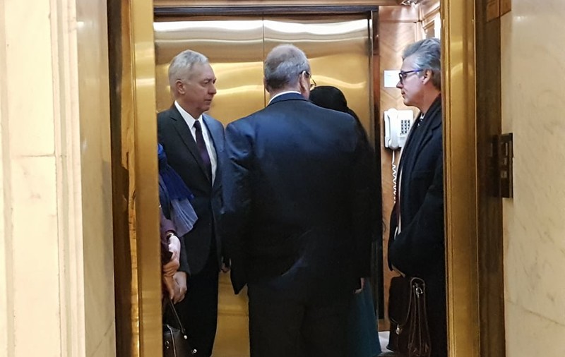 FOTO/ Ambasadorul SUA, Hans Klemm, s-a întâlnit cu Liviu Dragnea, la Parlament. Ce au discutat