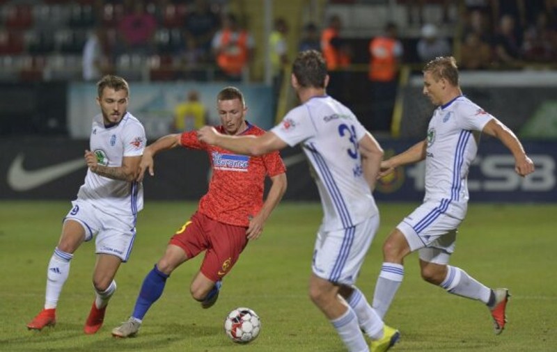 FCSB - Mlada Boleslav 0-0, în turul III preliminar din Liga Europa. Bară Panțâru! La Giurgiu, înainte de meci, Mircea Lucescu a fost în vestiar și i-a încurajat pe elevii lui Andronache