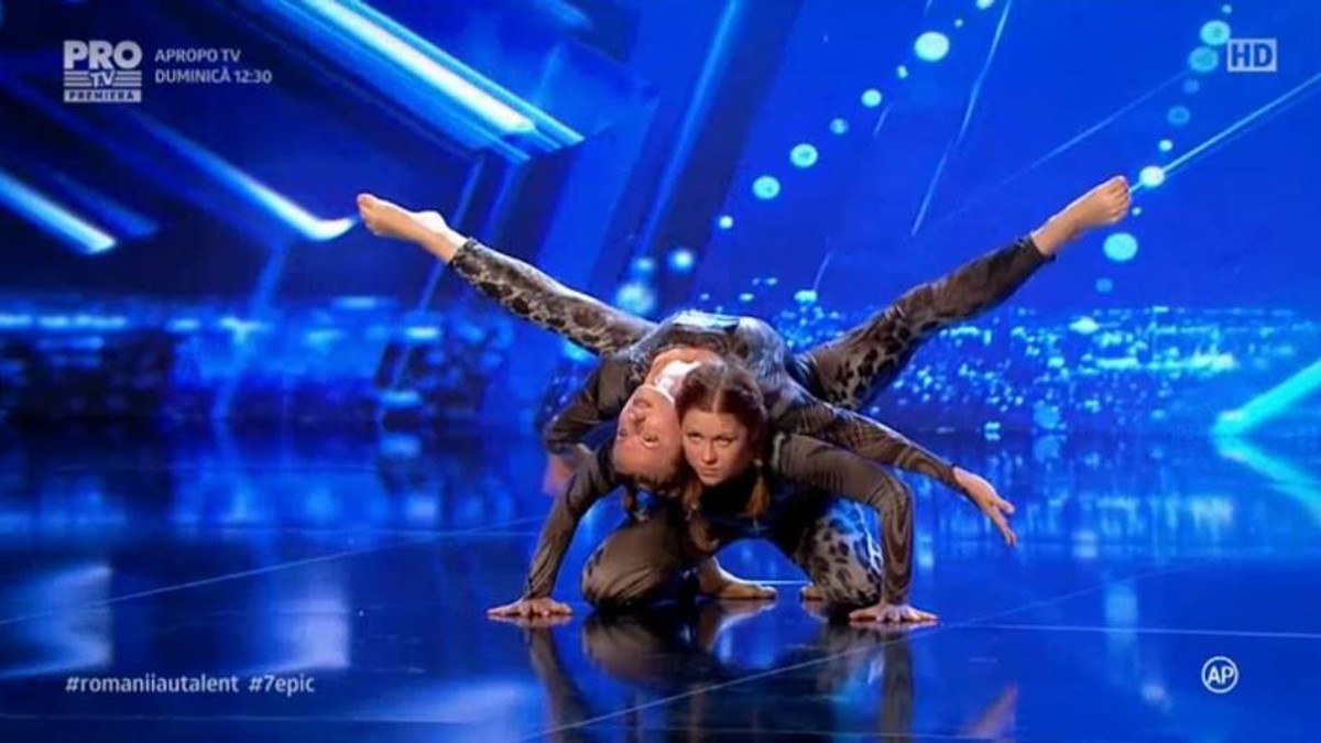 Olga Tamazan și Elena Milușchina, număr exceptional de acroyoga la Românii au talent
