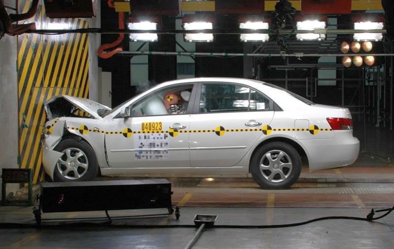 Dezvăluire şocantă! Ce folosesc cercetătorii spanioli, în loc de manechine, în simulările de accidente auto