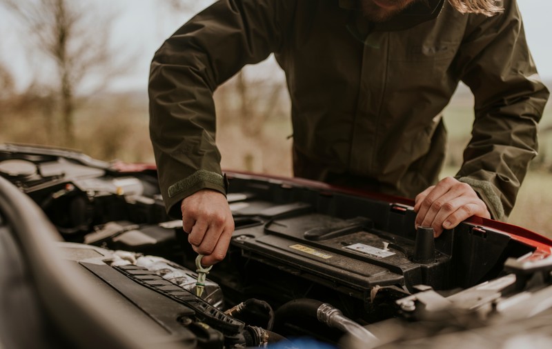 Daniel Junc a reconstruit un Volkswagen Passat W8 pe care mulți l-ar fi abandonat. Apoi l-a dus la drum