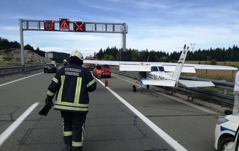 Un avion a aterizat de urgență pe o autostradă din Croația