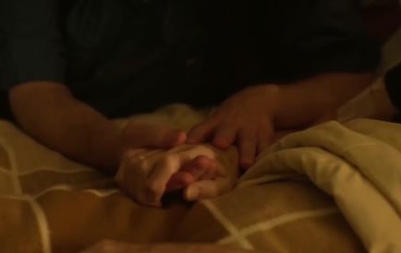 Un regizor a filmat, într-un documentar, moartea unui pacient real