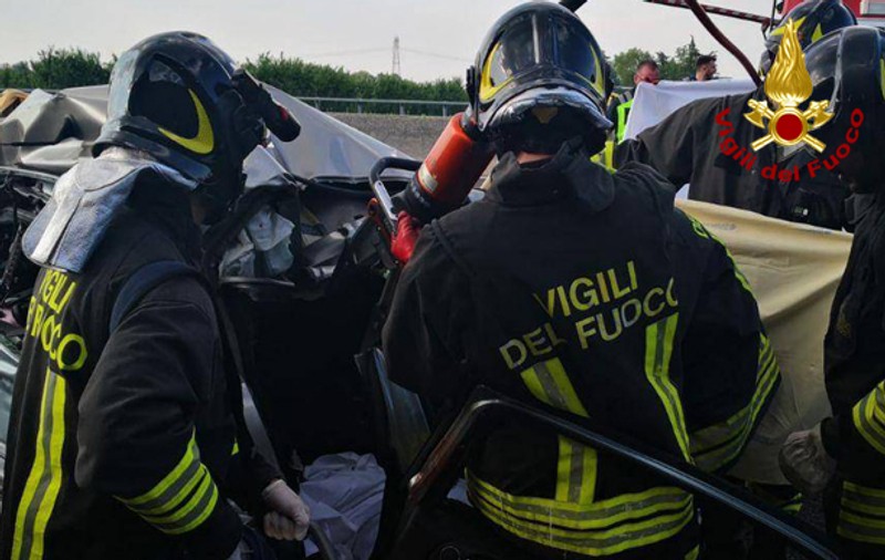 O româncă în vârstă de 23 de ani a murit într-un accident în Italia