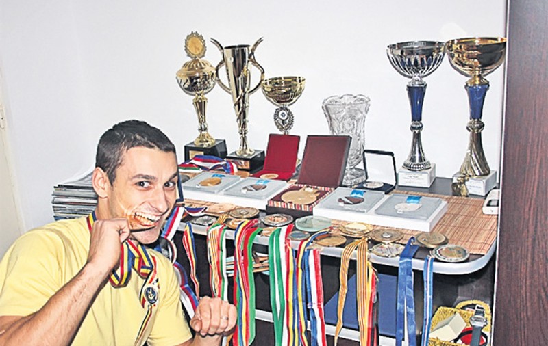 Mircea Zamfir, campion la CE de Gimnastică Aerobică: «Suntem buni, dar nu ne vede nimeni»