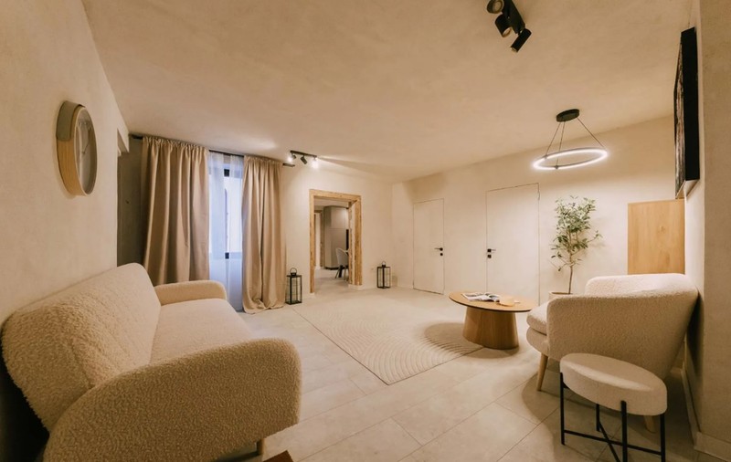 Cum arată primul apartament din România vândut cu criptomonede, la Brașov: un cuplu a plătit 369.000 euro în bani virtuali