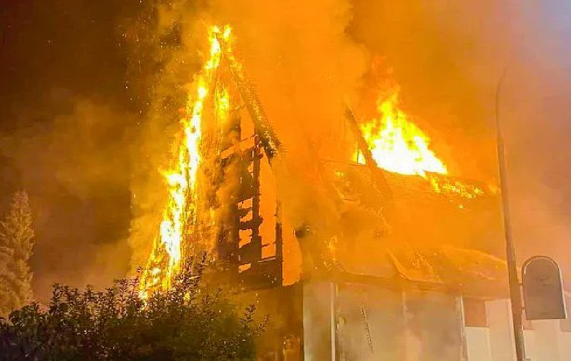 Tot mai multe biserici incendiate în Germania. Violențele anticreștine se intensifică în Europa