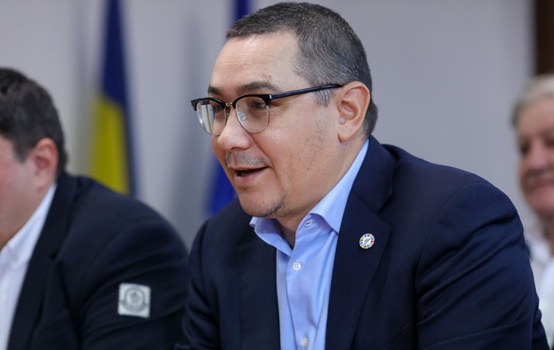 Victor Ponta, atac la adresa Elenei Lasconi: „Vrea să fie o scandalagioaică ce o face pe Şoşoacă să pară o «Lady»”