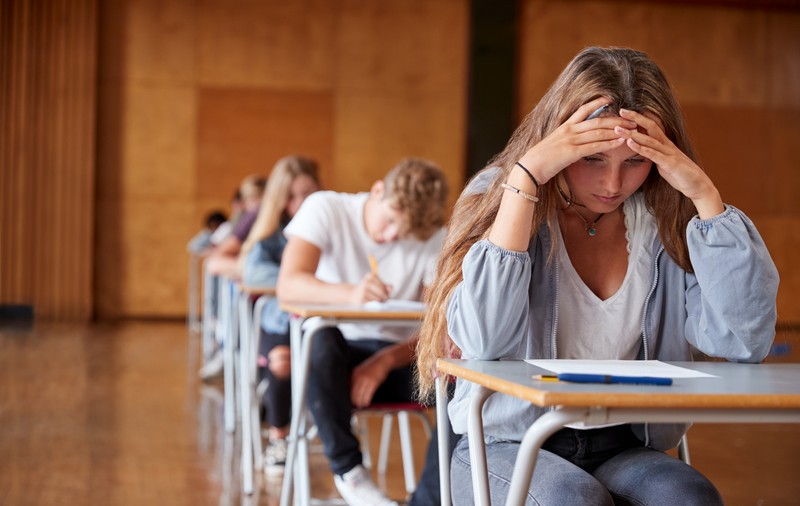 Povestea unei fraude la Bac, după 5 ani de investigații. Cum a înlocuit un profesor o lucrare la limba română, rescriind-o în locul unei eleve