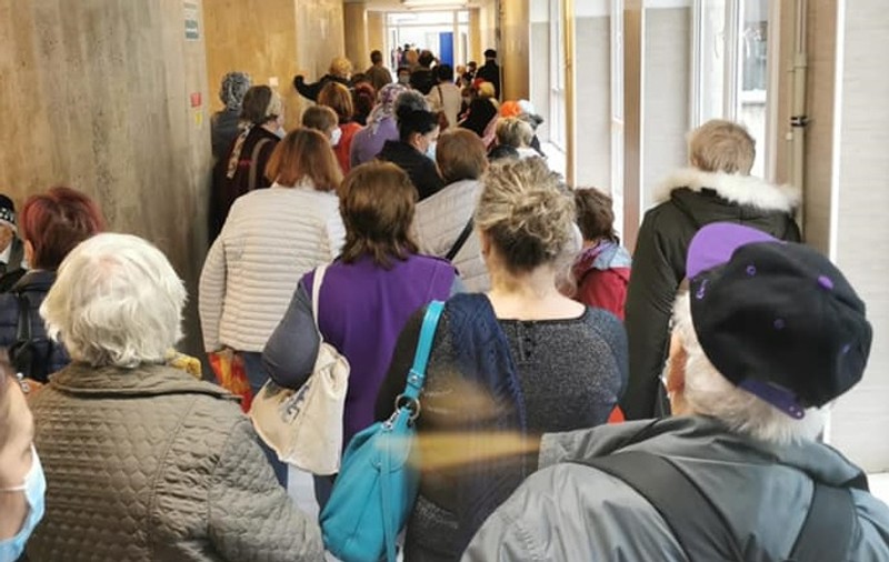 Aglomerația la ușa spitalului devine o imagine la ordinea zilei, iar unitățile medicale nu au soluții. Managerul Institutului Oncologic: „Mă apucă groaza că vine iarna”