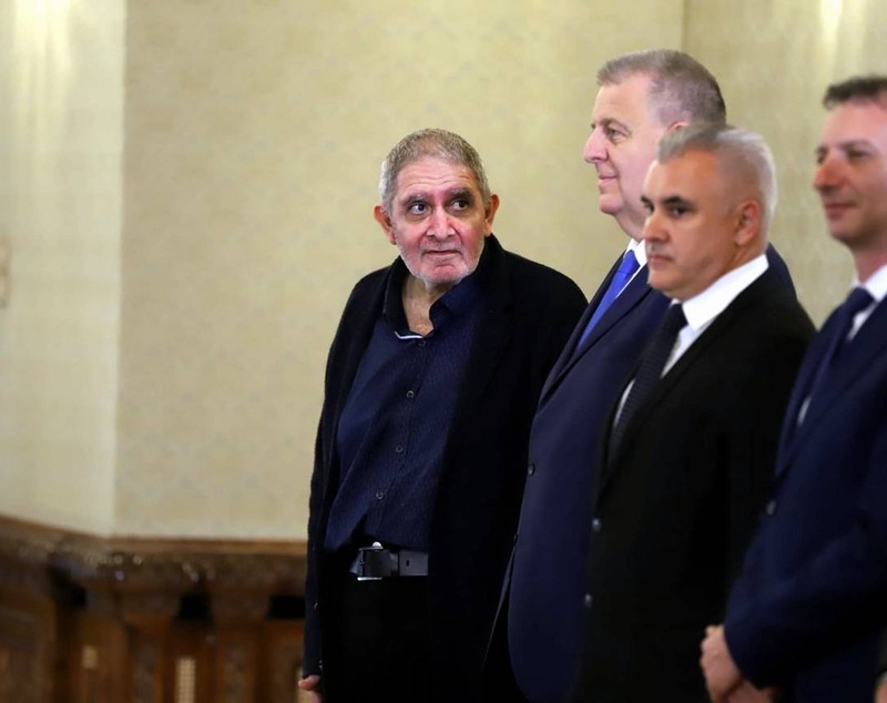 LIVE TEXT | Nicușor Dan a terminat consultările cu partidele din coaliție. PSD a decis retragerea miniștrilor înaintea finalului consultărilor. Nicușor Dan va face o declarație de presă