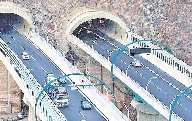 COLOSAL! Cât costă un kilometru din autostrada Comarnic-Braşov 
