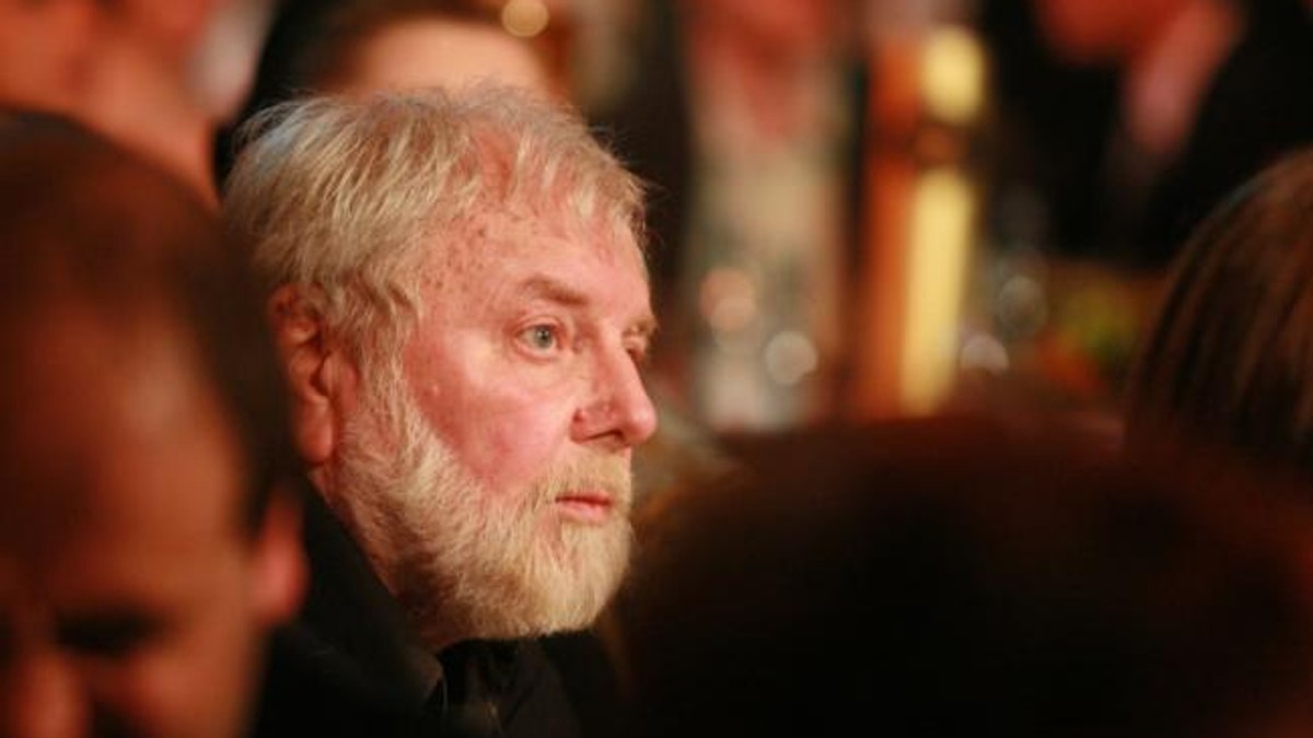 Regizorul Lucian Pintilie se află în stare gravă la Spitalul Elias