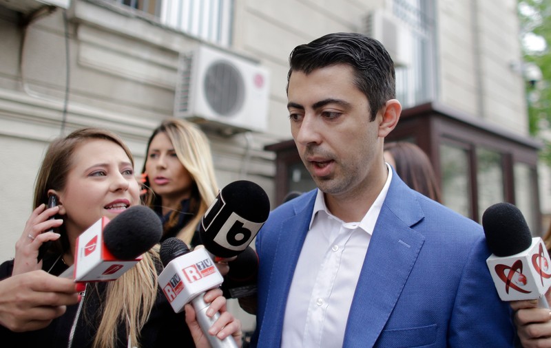 Vlad Cosma este plecat din țară. El a fost chemat astăzi la audieri, la DNA Ploiești