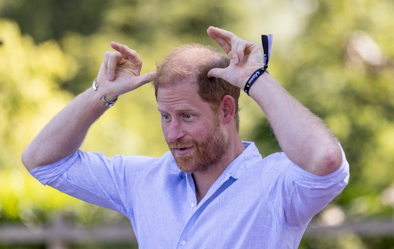 Prințul Harry și Elton John, obligați să plătească 13 milioane de dolari după ce au pierdut procesul cu Daily Mail