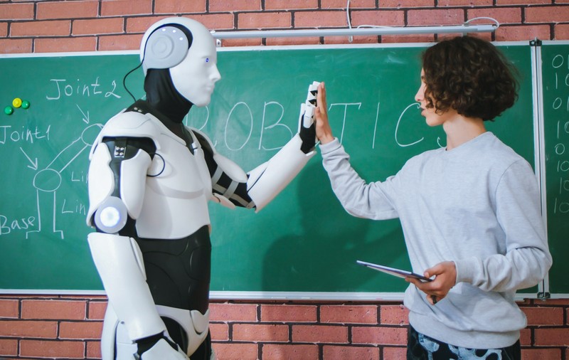 Școlile-pilot, concept inovator în educație. Specialist: „Elevii își aleg propriile materii, au un program personalizat și posibilitatea de a se educa singuri pentru joburile viitorului”