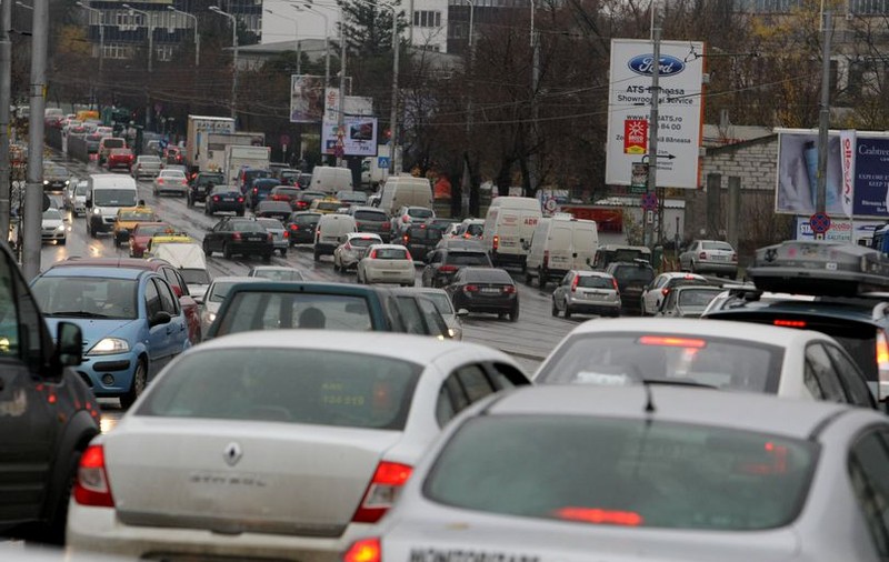 Fără mașini pe străzile din Capitală un weekend pe an. Ce proiect a depus un consilier din Primăria Capitalei