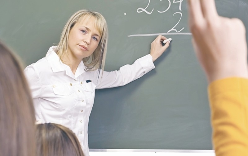 Profesorii, fentaţi la salarii