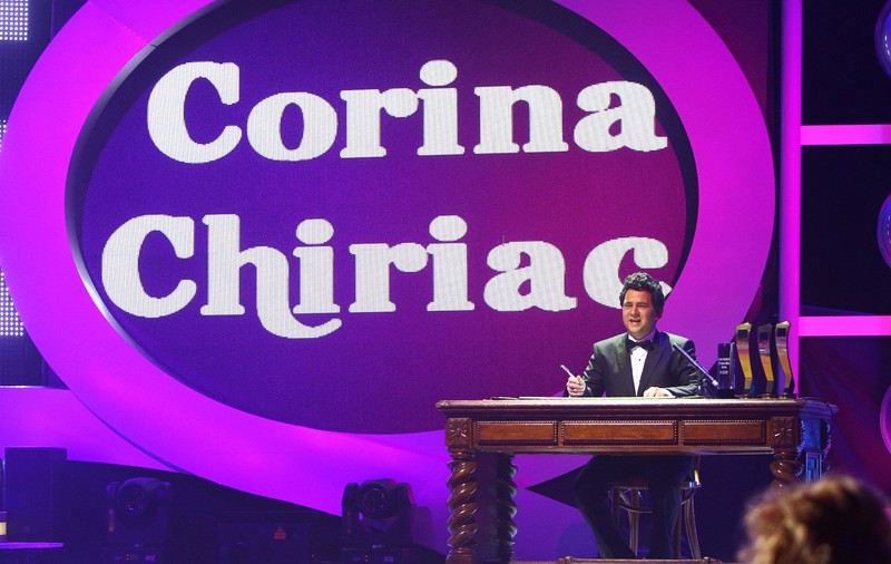 Octavian Ursulescu și Corina Chiriac, pe scena de la Te cunosc de undeva! Cine îi imită, de fapt, pe cei doi