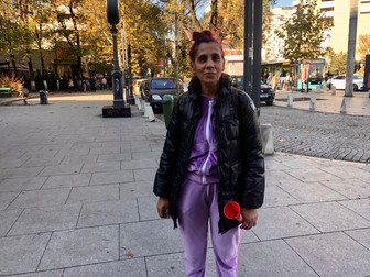 Gabriela este printre persoanele care au primit repartiție pentru o locuință, dar locuința în sine nu există