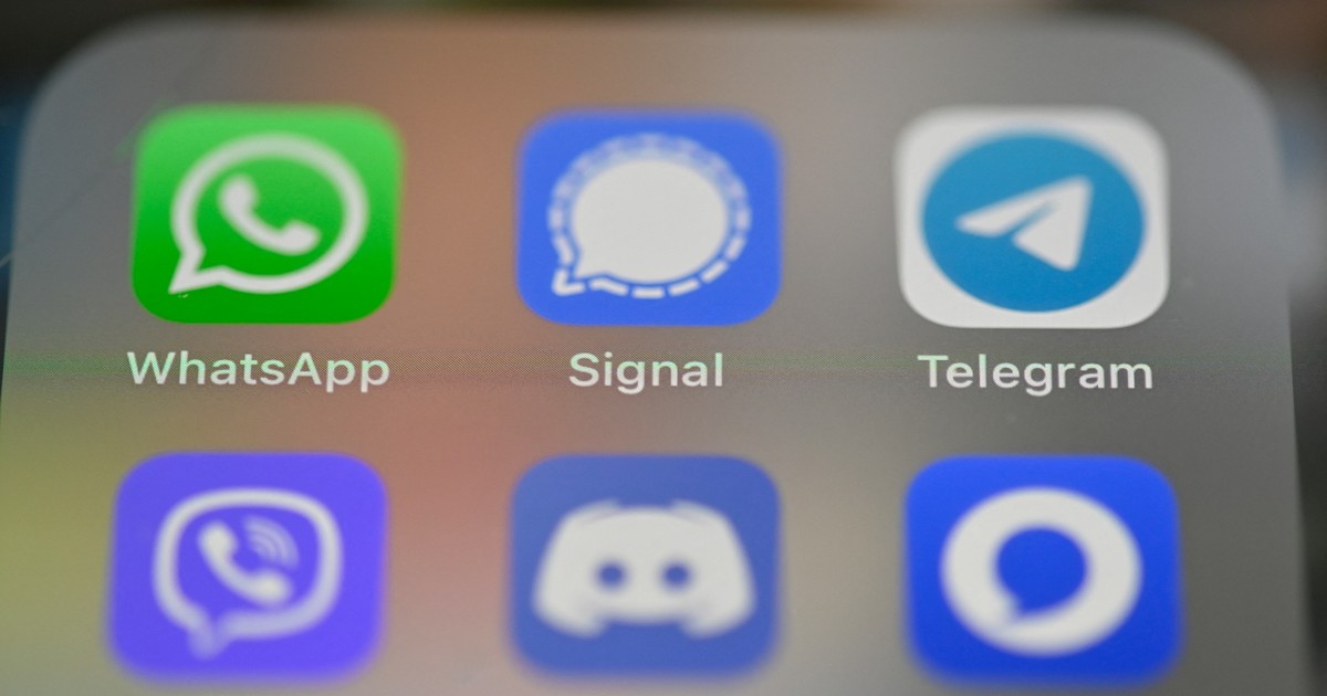 Aplicații populare de mesagerie pe un smartphone