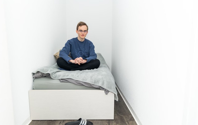 Un student român din Amsterdam plătește peste 1.000 de euro chirie pentru o garsonieră de 27 mp: „Nu am mai ieșit în oraș de câteva luni”