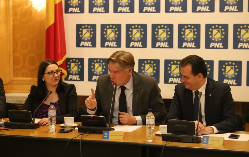 Secretarul general al PPE, Antonio Lopez, atac la PSD: "Foloseşte Bruxelles-ul drept carne de tun!". Reacţia social-democraţilor